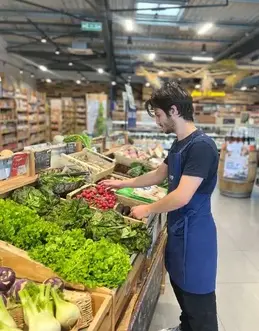 536-biocoop-lestempsbio-bio-equipe-fruits-legumes-magasin.webp